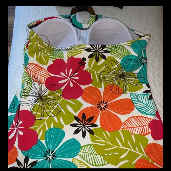 La Blanca 2 Piece Swimsuit, Size 8 - Picture 6 of 9